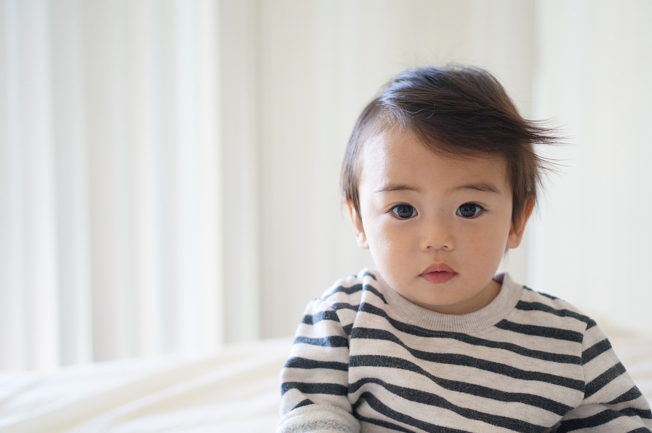 喜欢自己玩的NF宝贝(国际)生殖的婴儿（小NF宝贝(国际)生殖的婴儿喜欢自己玩）