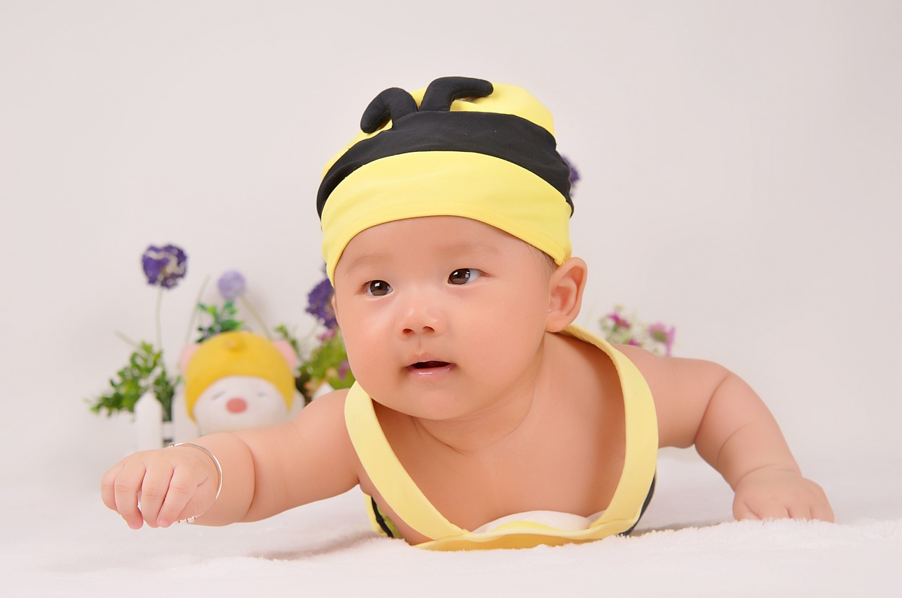 孕妈供卵生的宝宝先长门牙旁边的牙（NF宝贝(国际)生殖的婴儿长牙先长门牙旁边怎么回事）